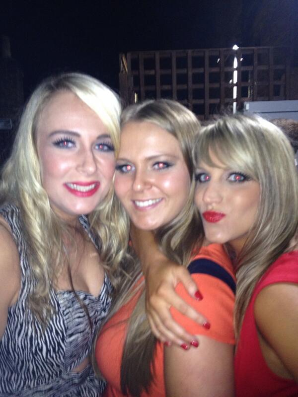 aimeecoram's tweet photo. My beauts last night x @crazy_kath1388 @Kirstys_1 http://t.co/1tMBzxRq8Z