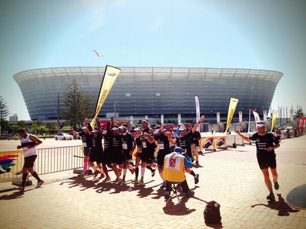 AngieCapeTown's tweet photo. Watched the guys {+1girl} finish their EPIC run this morning @Alzheimers_Run - so inspiring! Well done😊 @CTMarathon http://t.co/w3O7OyjkZJ