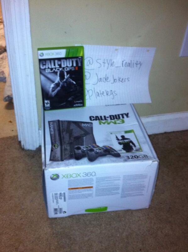 idiotUranidiot's tweet image. mw3 Xbox and bo2 giveaway!! separate winners. RT AND FOLLOW ME, @jadejokers and @platelegs to enter. end October 1st