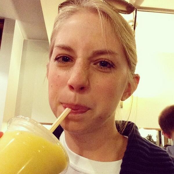 TaylorJRVA's tweet image. After 5 minutes of struggle with the straw Traci is finally enjoying her smoothie #differentproblems