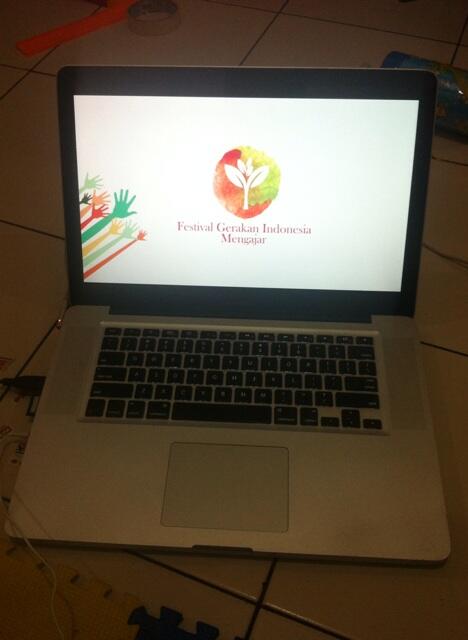 exampleVideo's tweet photo. Lembur dulu.. http://t.co/nW0NWVcTAi