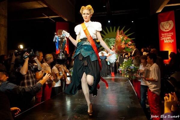 wkiezenberg's tweet image. Hoogtepuntje uit mijn branding archief. Mooie avond was dat in @timmerfabriek_v met @JBDiesch Prachtfoto ook.