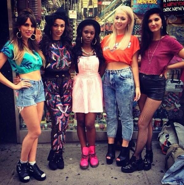 hazelirishh's tweet photo. Five of the loveliest girls http://t.co/3zSlariDMm