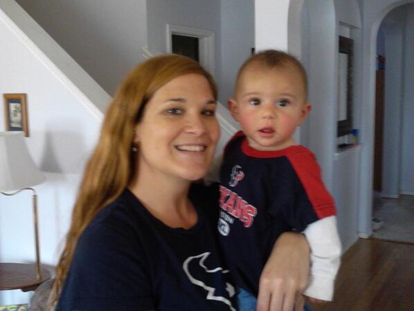 leaverluv's tweet image. Representing the Texans like Auntie #cmontexans #pullittogether