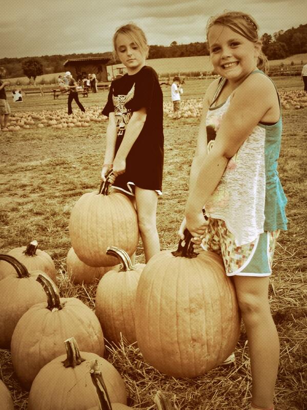 slschwartz8's tweet photo. @GrimsGreenhouse thank you for a great day with the girls! http://t.co/Bp651wLgKv