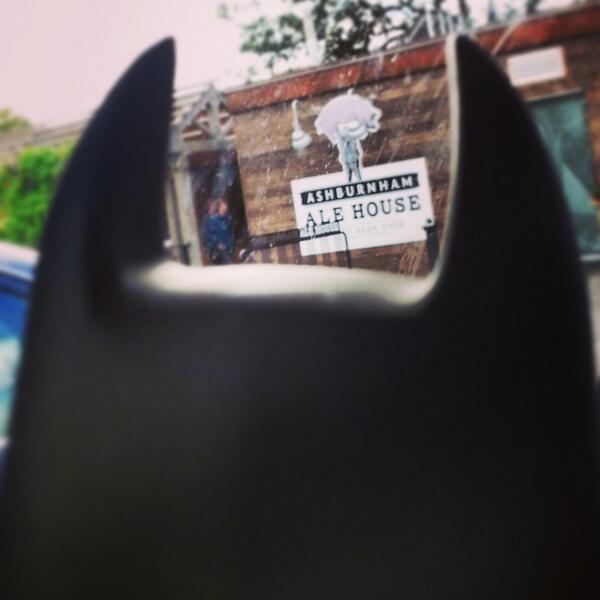 Ptbo_Batman's tweet photo. Time for a pint @ ashburnham ale house in #eastcity #batbeer #LoveThisCity http://t.co/Gbf1R5tGDM