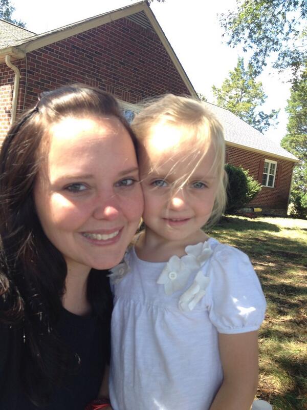 TiffanyFeek's tweet photo. Happy Sunday 💕 http://t.co/STNw0csmE2