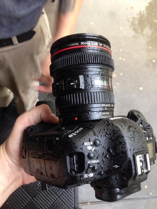 kylegentz's tweet photo. The canon 1DX is very water resistant! By far best low light performance of a DSLR I've ever used. http://t.co/nhGffAwDiA