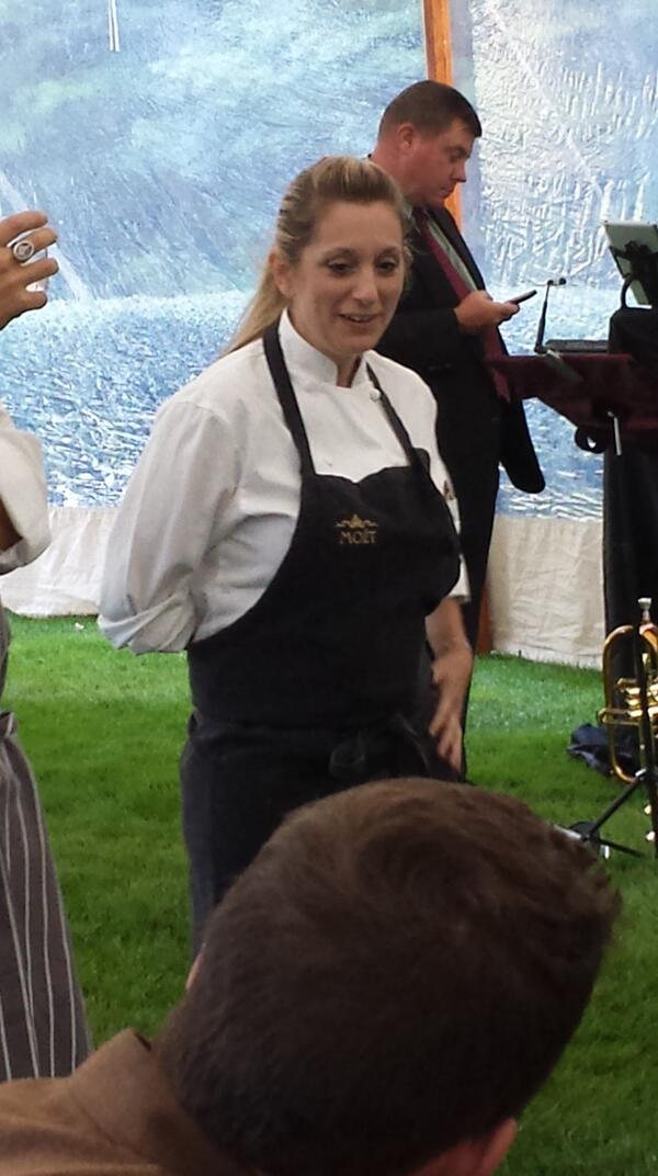ArrowsEvents's tweet photo. @Debbie_Gold describing her "shaved trotter, lemon confit and brioche" appetizer for tonight. #25thanninersaryparty http://t.co/h3W21w90qZ