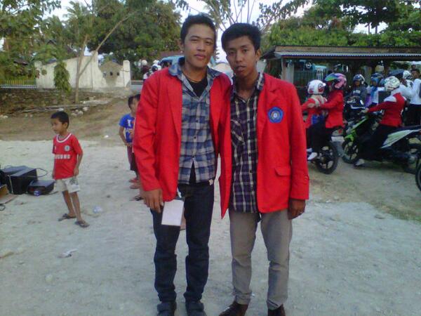 rais_man52's tweet photo. Panitia ospek terjelek and terhitam http://t.co/PPYe7Jhtfn