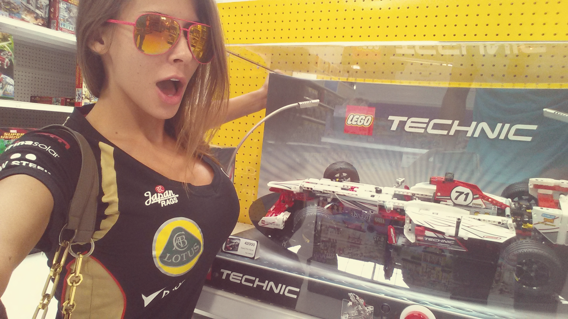 I love #Legos!!!! #Formula1 #Fan #Lotus #Teamshirt http://t.co/yWFQMz7T5n