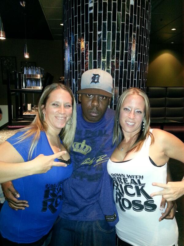 MFNPRINCESS313's tweet image. Chilln w the REAL bosses @The District Bar and Grill dwntwn   @Boom2gee