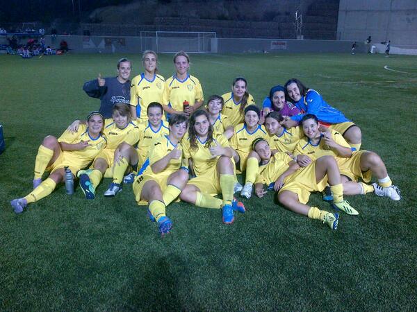 Aqui os dejo una fotito de nuestros pollitos despues del paguera-inde! #grandechicas