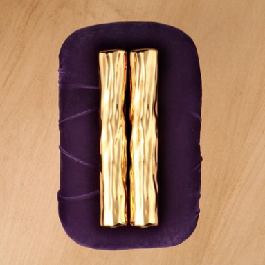 CadburyUK's tweet photo. The first solid gold bar has been found! That leaves 7 more bars to be found – could you be the next to #UnwrapGold? http://t.co/OBfP4TXv35