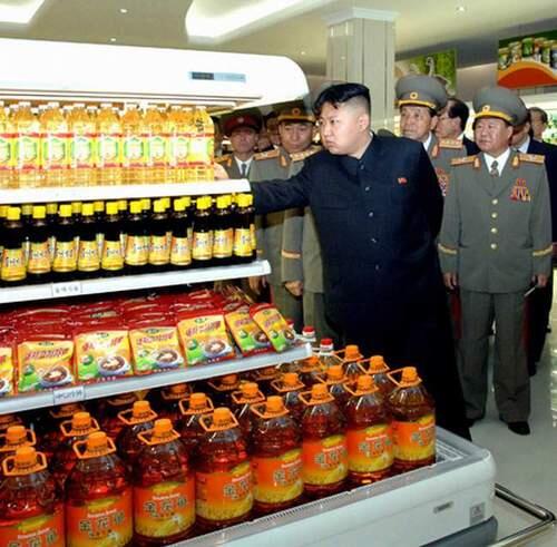 norcoreano's tweet photo. He inaugurado el primer supermercado de Corea del Norte, el LIDL Supremo. http://t.co/iQYzAX4UeN