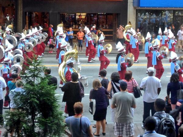 MediaMom06's tweet image. Technology seminar accompanied by tubas! #TPtech #atlantafootballclassic