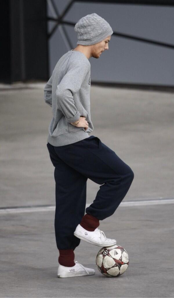 FootballLouis tweet picture