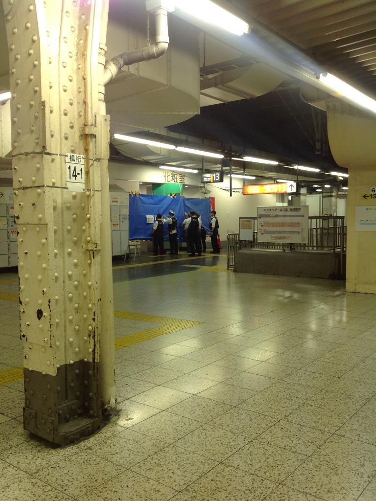 死んだ上野駅13番線ホーム男子トイレ on Twitter "【速報】上野駅13番ホームトイレが大変なことに