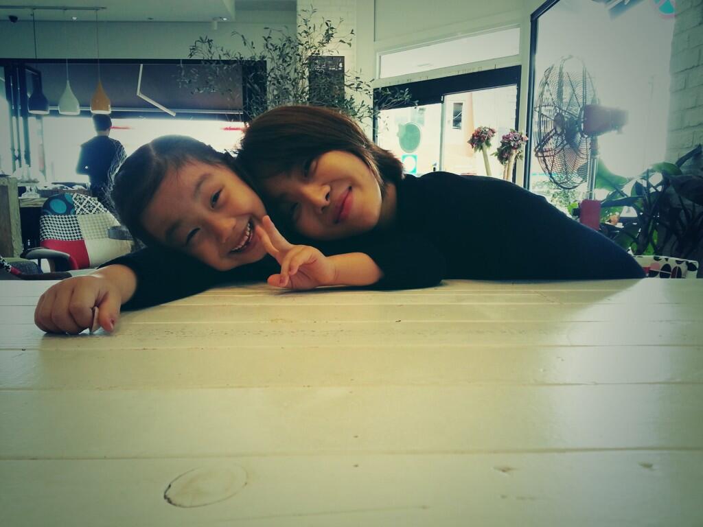 BV0QFI-CMAATZPr.jpg:large