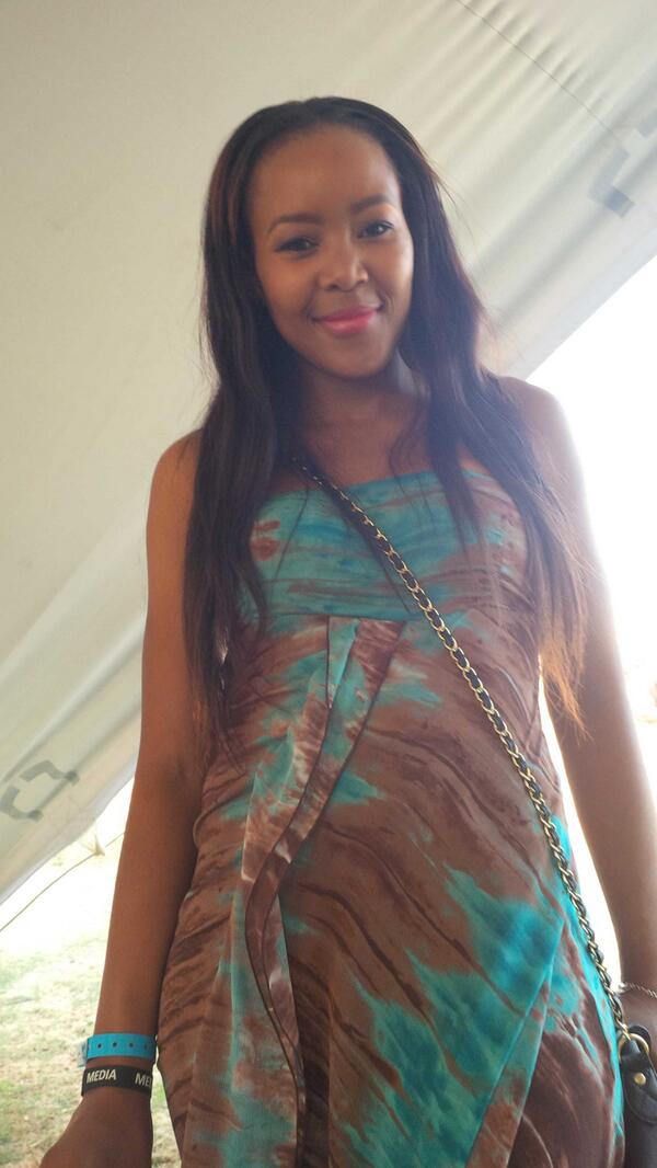 MsLeloB's tweet image. #DeliciousFest RT @kuliroberts: Hookers R Us! @MsLeloB http://t.co/42yLxWIUBK"