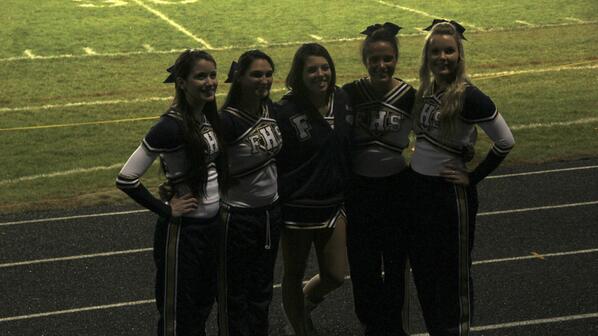 SeniorVideo14's tweet photo. @AnaStamatos @katytheos @rachelbehenna @MontanaTally @ashleycicero5 http://t.co/C8CUKhDffo