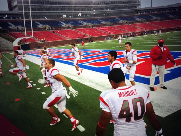 RFootball's tweet photo. QBs, Centers & Fullbacks stretching with Coach Grayer. #ItsRDay #ChopSMU http://t.co/bRvn4mRTnX