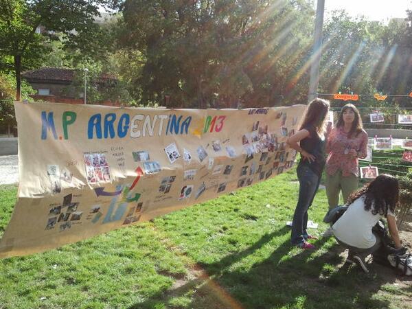 AIPCPandora's tweet image. el grupo de #microproyecto argentina prepara su stand #voluntarios