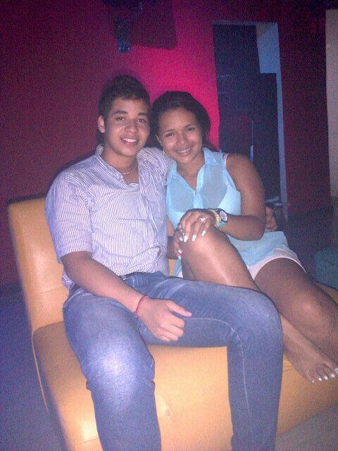 KatheAlvarez2's tweet photo. Novio bello muy buena noche a tu lado @jairoalvarez11 ♥ http://t.co/828LH9kKhi