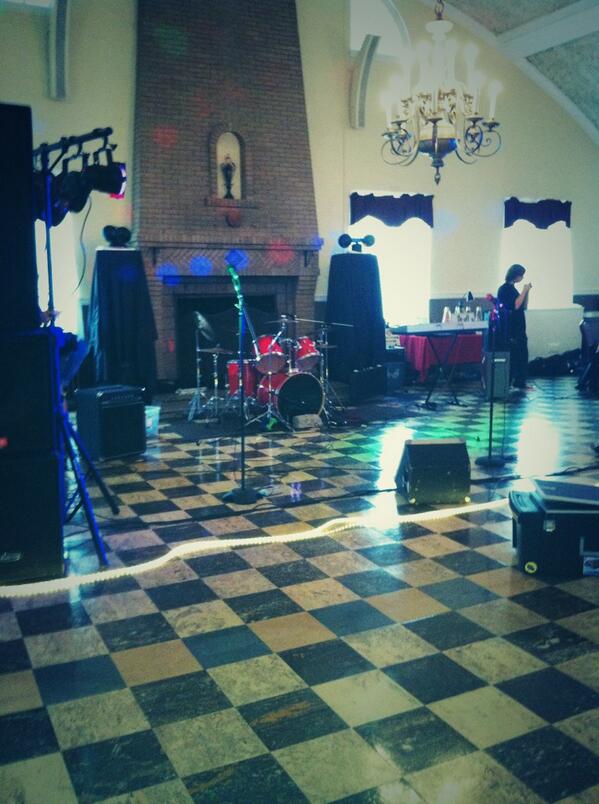 ReachingRight's tweet image. Looks like we are ready! can't wait to see all of your beautiful faces tonight!! #HomeComingOctober2013  #bands