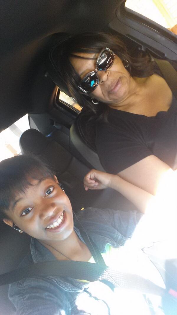 BertaJ50's tweet photo. Grandmother and granddaughter time http://t.co/Q6qJKN2Ov7