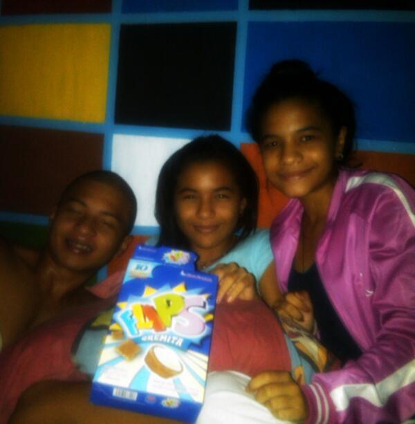 Maferca_'s tweet photo. ayer un dia normal, con mis amores <3 http://t.co/pl0bPgMSlP