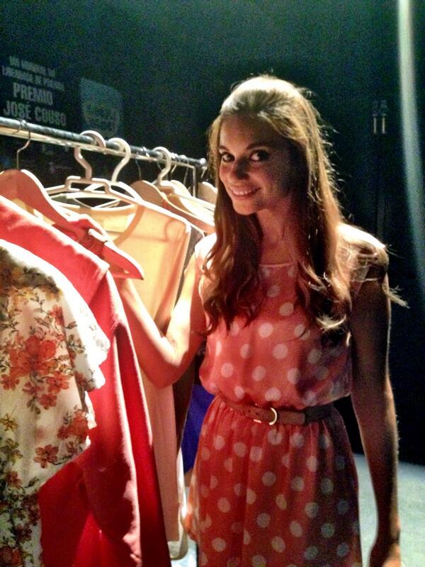 TresTeatro's tweet photo. Norma Ruiz es Angela Peña; Despilfarra inocencia por todos los poros de su piel http://t.co/akw8ll65KX