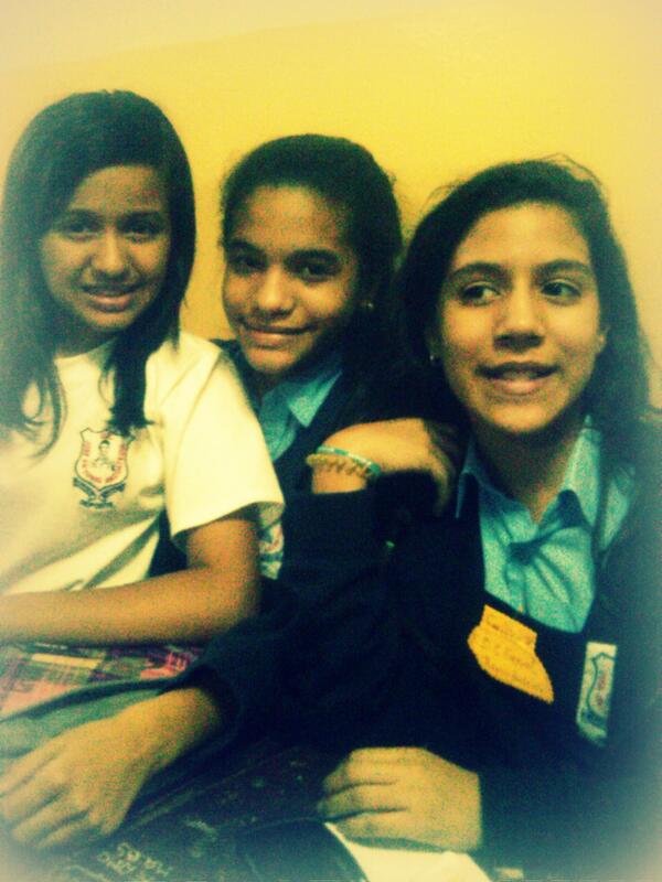 Maferca_'s tweet photo. mis amores @Soytodounamors  @ariannamedina6 http://t.co/xdimQbGlFj