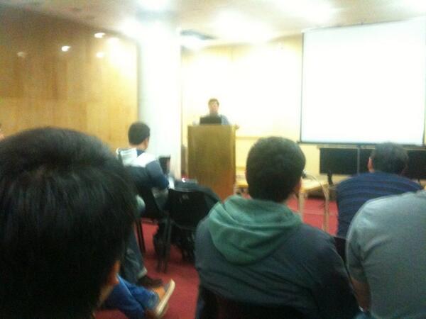 HernanWilkinson's tweet image. @ajlopez  &quot;sending fruit&quot; at #PHPConfAr #phpconferencear :-)