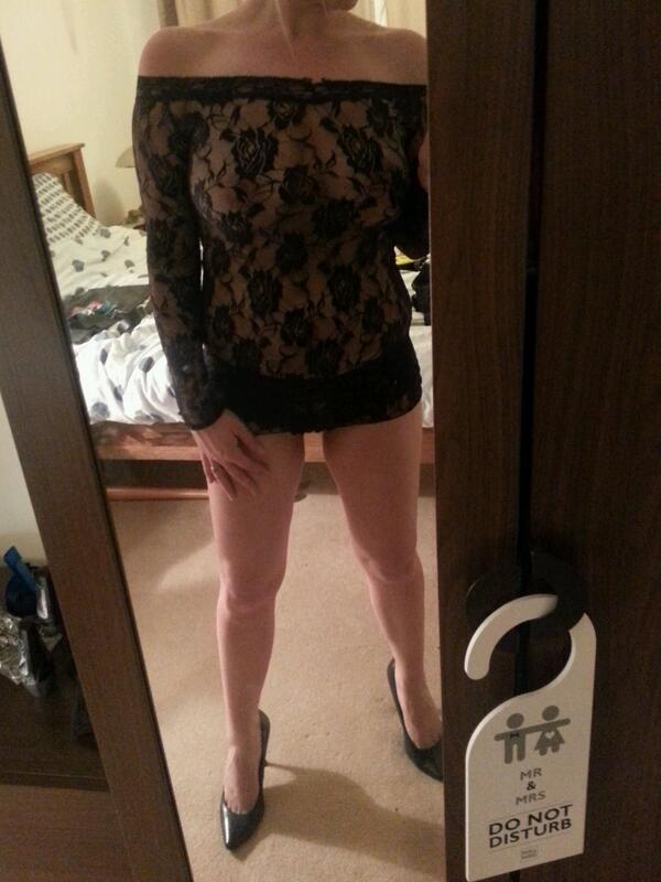 Hotwifend39's tweet photo. Tonight's outfit #horny #abfabs #milf http://t.co/AQSntlwVjT