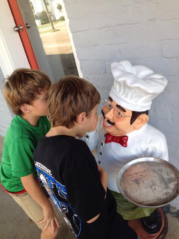 PrincessAbney's tweet photo. Staring contest http://t.co/ZgzGBdlO5D