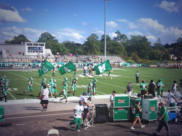 TriSigmaUAM's tweet photo. It's a beautiful day for Weevil football!! #WeevilNation http://t.co/aXynV3Qcgy