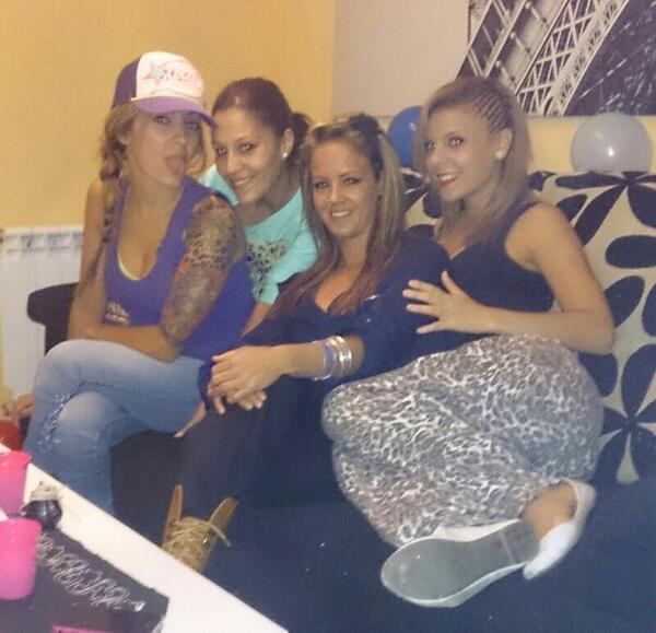 Tamaralietor's tweet photo. Feliz cumpleaños @jakeline_teen http://t.co/MOKKREmWrR