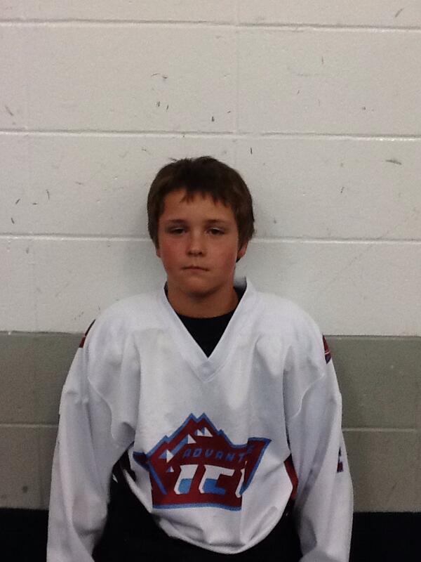 Advantage_Ice's tweet photo. Solid pose during picture night #bluesteel http://t.co/FMg6qpEGvZ