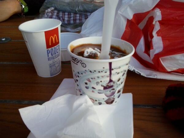 QuriosaC's tweet photo. @CristiiMiller @faty935 @92grNerea ÑAM!! http://t.co/rK5SzAHb49