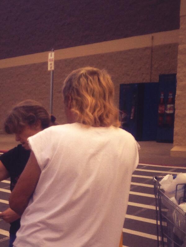 Willy_Will2's tweet photo. @Ralphie_May Arkansas Walmart mullet http://t.co/6fBB6bIeNF