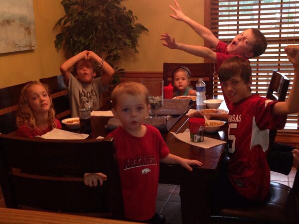 momgorun's tweet photo. The Ramsey children...we do here you Ramsey..calling the Hogs! @jenbielema http://t.co/L6sjR6UWbd