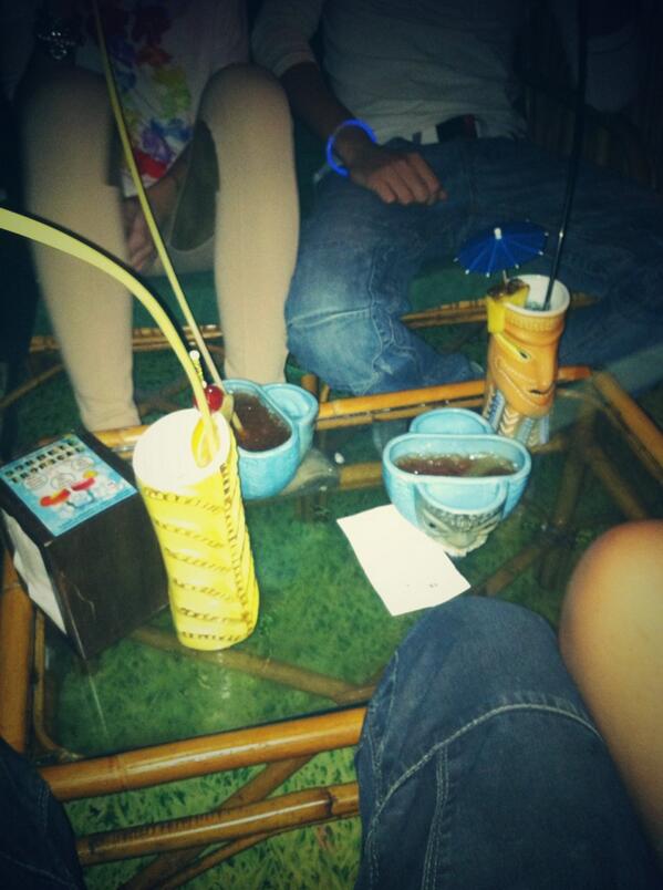 AroaCoin's tweet image. "@adal_26: Pues nada en el hawaika un ratett @albapaton @AroaCoin #Aitor http://t.co/vB9JBuowTf"