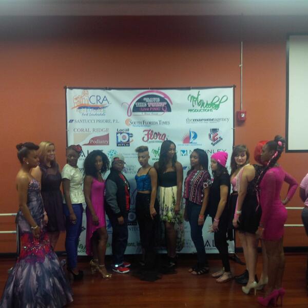 DariusVDaughtry's tweet image. Members of SPEAK! reppin" @bluapplepoetry @OmariHarwick @JTFoundation99@Save_the_Twinz. #poetrywithpurpose