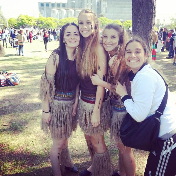 Juliioppici's tweet photo. Las amo amigos @luligarcianoya @MartuuBasile http://t.co/j2Uc6m47ig