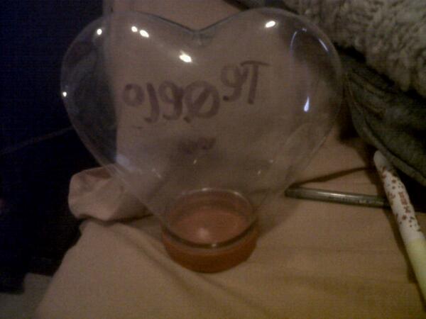 MariiaJose24's tweet photo. Mujer hace 4 años :D Te quiero «3 @Naydu_97 http://t.co/CwLbcOGBDT