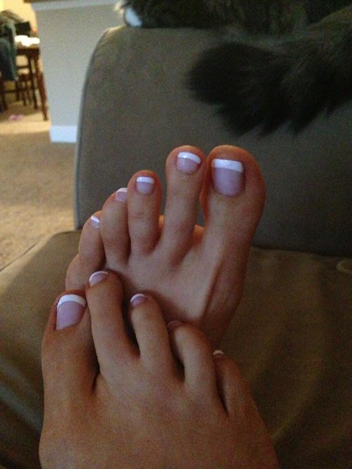 My feets http://t.co/ZFXu8PbfmE<a href="/tag/mvsales"class="tags"><span>#mvsales</span></a>