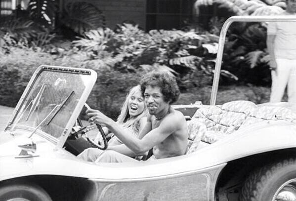 excentricorui's tweet photo. RT @jimihendrix "Yendo a Marotes a ver al excéntrico"
Jimi http://t.co/R3BhqJhKKH