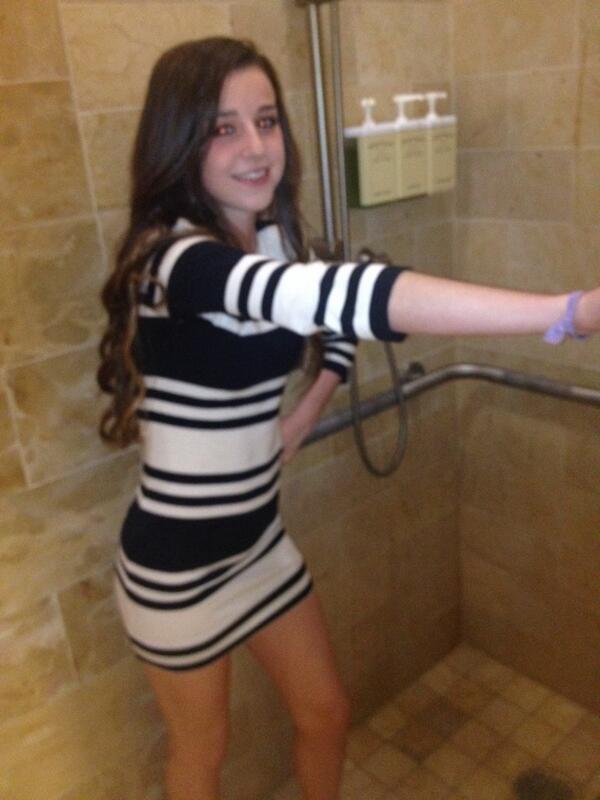 charbagwell's tweet image. #hoco #quickshower