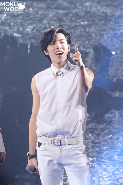 baekktoyou's tweet photo. "@ifnt7ID: [PIC] #OGSSG Dongwoo in white (cr: @namu_mokuwoo) http://t.co/iU1geeLy7f"